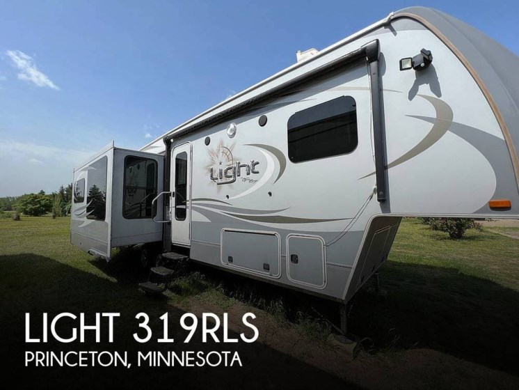 Used 2016 Highland Ridge Light 319RLS available in Princeton, Minnesota