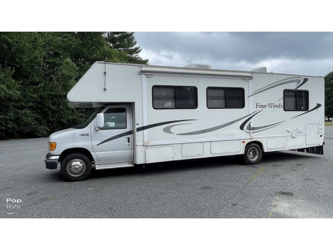 2004 Thor Motor Coach Four Winds 31 - Used Class C For Sale by Pop RVs in New Bedford, Massachusetts features Slideout, Awning, Air Conditioning