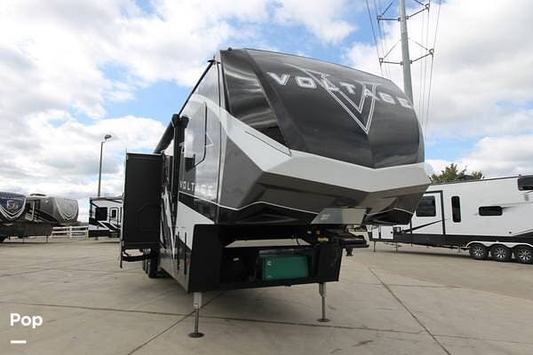 2021 Dutchmen Voltage 4145 - Used Toy Hauler For Sale by Pop RVs in Sarasota, Florida