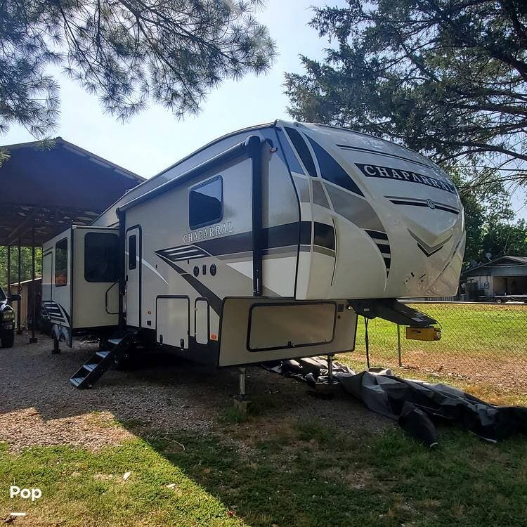 2020 Coachmen Chaparral 298RLS - Used Fifth Wheel For Sale by Pop RVs in Hot Springs National Park, Arkansas features Awning, Slideout, Leveling Jacks, Air Conditioning