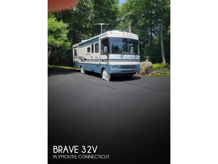 Used 2004 Winnebago Brave 32V available in Plymouth, Connecticut