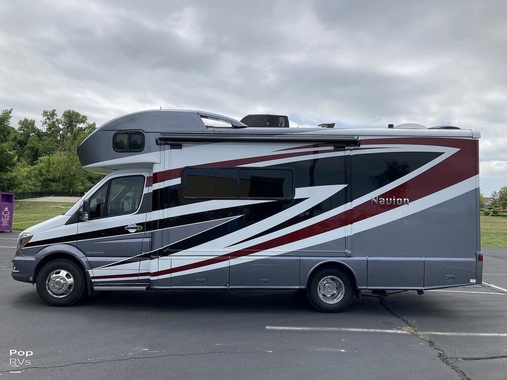 2016 Winnebago Navion 24J RV for Sale in Saint Peters, MO 63376