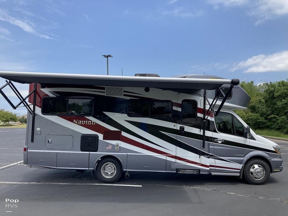 2016 Winnebago Navion 24J RV for Sale in Saint Peters, MO 63376