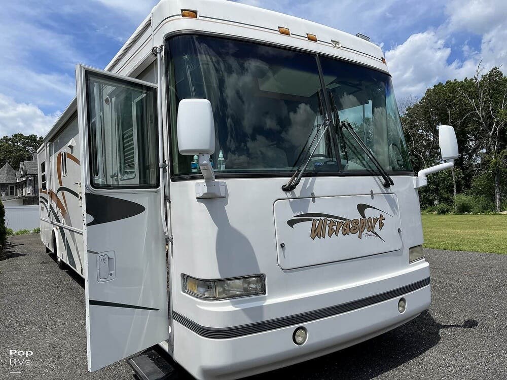 2000 Damon Ultrasport 3670 RV for Sale in Ronkonkoma, NY 11779 294554