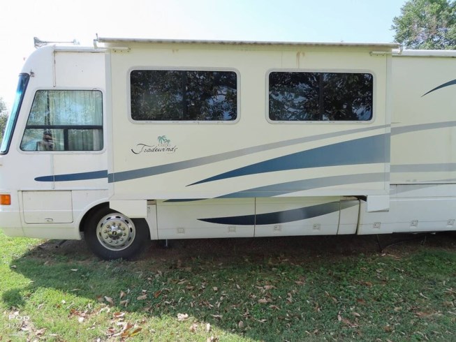 2003 Tradewinds LE M395 by National RV from Pop RVs in Sarasota, Florida
