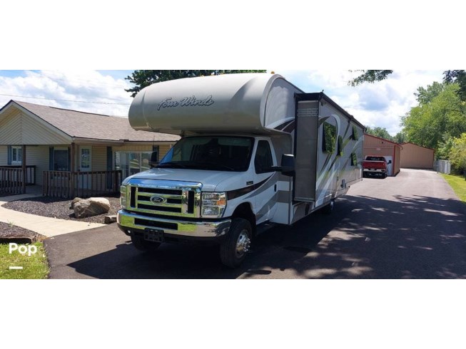2016 Four Winds 31E by Thor Motor Coach from Pop RVs in North Ridgeville, Ohio