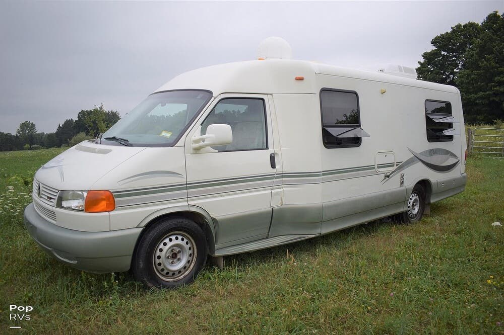 2002 Winnebago Rialta 22QD RV for Sale in Dexter, MI 48130 277981
