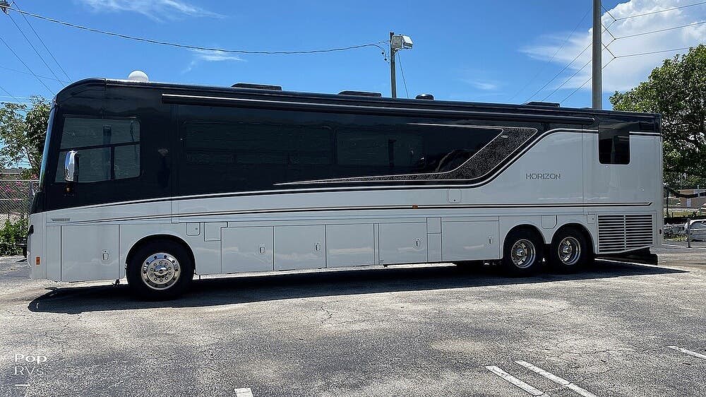 2019 Winnebago Horizon 42Q RV for Sale in Fort Lauderdale, FL 33317