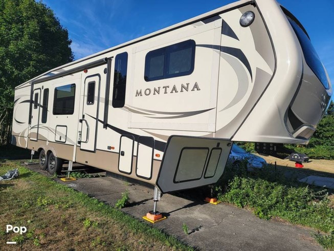 2018 Montana 3731FL by Keystone from Pop RVs in Bayshore, New York