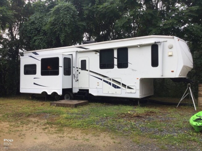 2009 Yellowstone 36FTE by Gulf Stream from Pop RVs in Sarasota, Florida