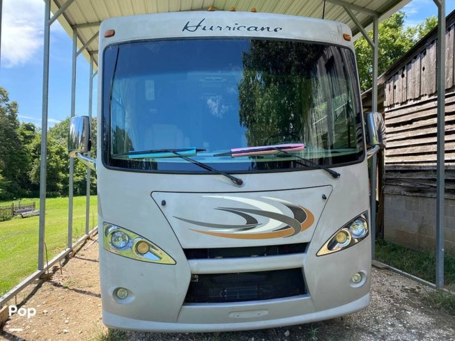 2014 Hurricane 32N by Thor Motor Coach from Pop RVs in Savannah, Tennessee