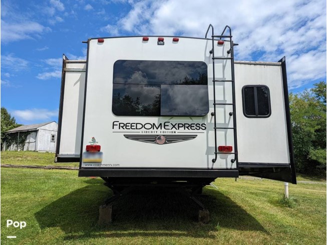 2021 Freedom Express 323 BHDS Liberty Edition by Coachmen from Pop RVs in Monaca, Pennsylvania