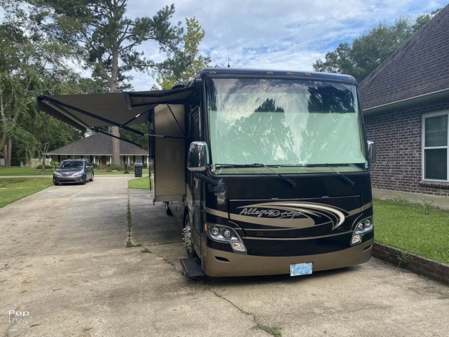 2013 Tiffin Allegro Breeze 32BR - Used Diesel Pusher For Sale by Pop RVs in Sarasota, Florida
