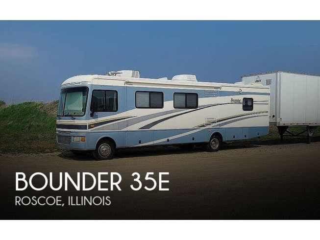 Used 2005 Fleetwood Bounder 35E available in Roscoe, Illinois