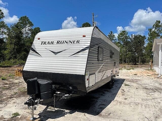 2021 Heartland Trail Runner 251BH - Used Travel Trailer For Sale by Pop RVs in Waynesville, Georgia features Awning, Leveling Jacks, Air Conditioning