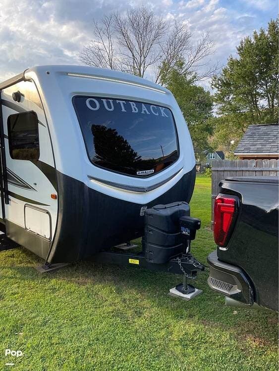 2017 Outback SUPER LITE 332FK by Keystone from Pop RVs in Bradford, Pennsylvania