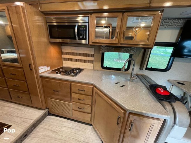 2020 Thor Motor Coach Quantum WS31 - Used Class C For Sale by Pop RVs in Holbart, Indiana
