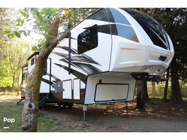 2018 Dutchmen Voltage Epic 4210 - Used Toy Hauler For Sale by Pop RVs in Vancouver, Washington