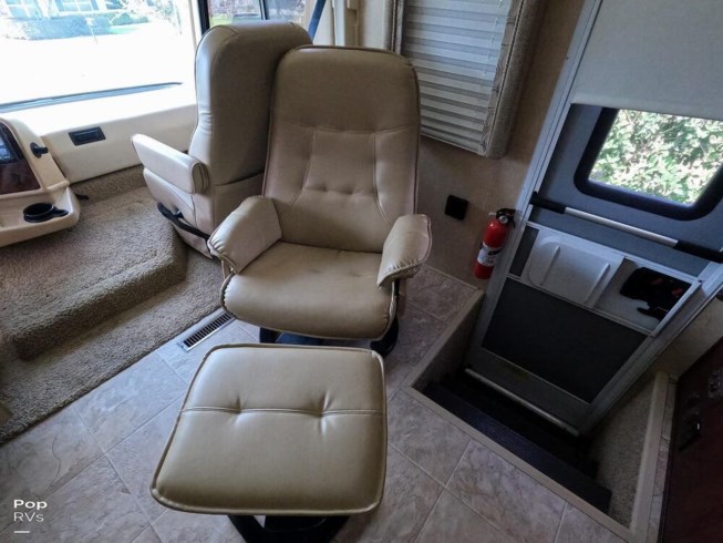2011 Damon Daybreak 35BD - Used Class A For Sale by Pop RVs in Sarasota, Florida