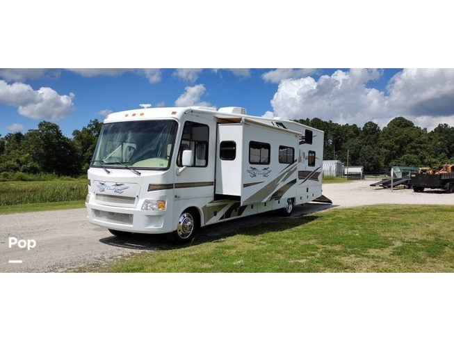2007 Outlaw 3611 by Thor Motor Coach from Pop RVs in Castle Hayne, North Carolina