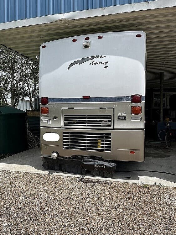 2002 Winnebago Journey DL 34HD RV for Sale in Port Lavaca, TX 77979
