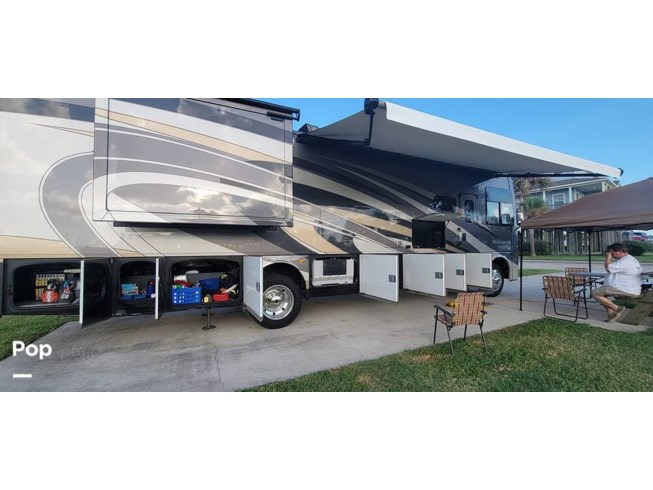 2019 Miramar 35.3 by Thor Motor Coach from Pop RVs in Seabrook, Texas