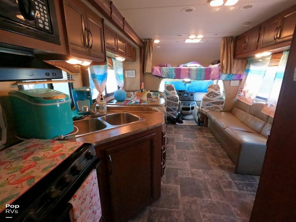 2014 Thor Motor Coach Four Winds 28Z RV for Sale in Victorville, CA 92395 291899