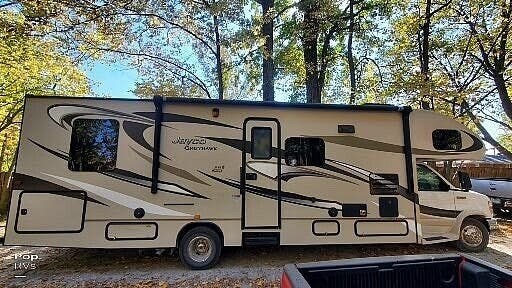 2015 Jayco Greyhawk 31FK - Used Class C For Sale by Pop RVs in Sarasota, Florida
