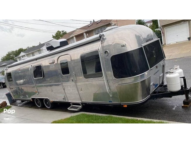 1990 Excella 32RB by Airstream from Pop RVs in Freeport, New York