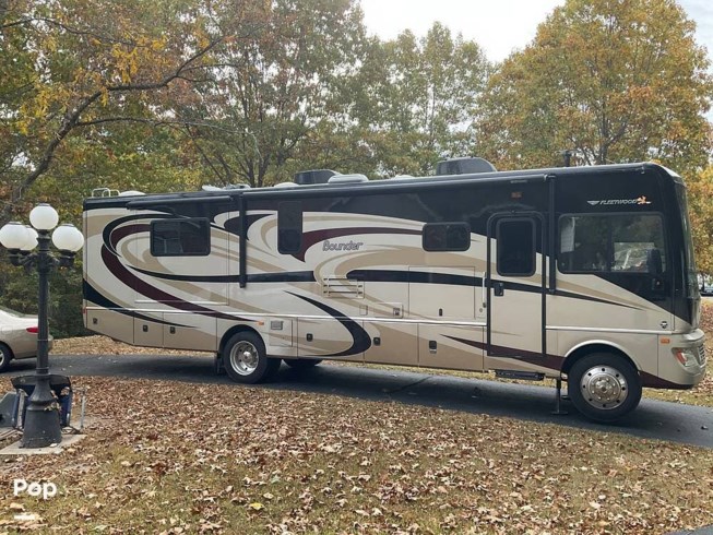 2014 Fleetwood Bounder 35K - Used Class A For Sale by Pop RVs in Omaha, Arkansas