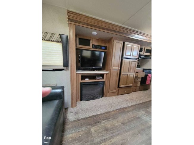 2018 Forest River Rockwood Ultra Lite 2906WS - Used Travel Trailer For Sale by Pop RVs in Polo, Missouri