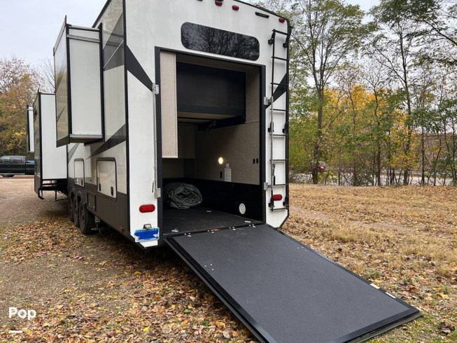 2018 Grand Design Momentum 376TH - Used Fifth Wheel For Sale by Pop RVs in Maple Grove, Minnesota