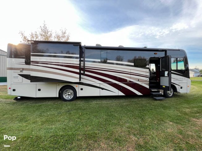 2017 Holiday Rambler Navigator Holiday Rambler - Used Diesel Pusher For Sale by Pop RVs in Saint Francis, Minnesota