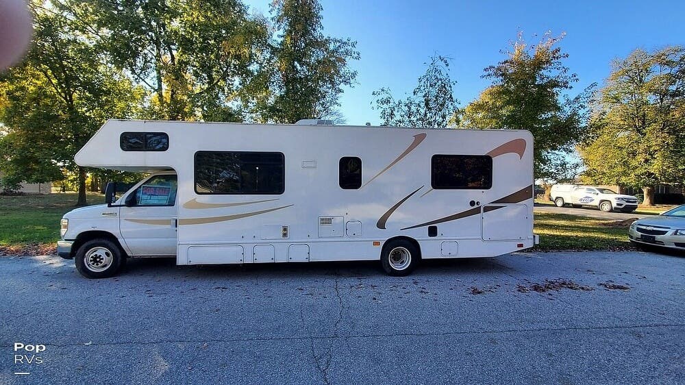 2015 Thor Motor Coach Majestic 28A RV for Sale in Beech Grove, IN 46107