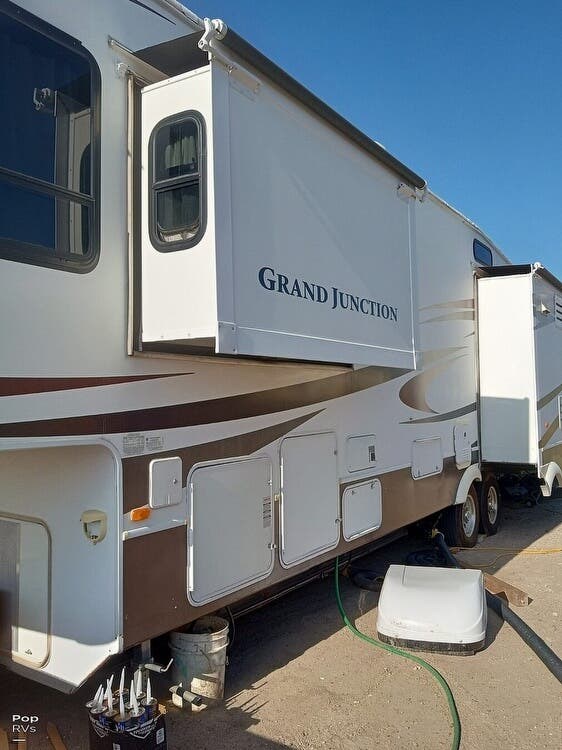 2009 Dutchmen Grand Junction 35TRE RV for Sale in Weldona, CO 80653