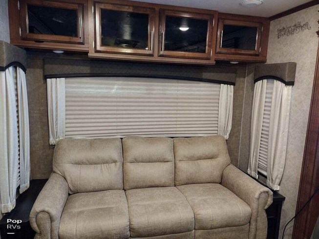 2017 Jayco Eagle 330RSTS - Used Travel Trailer For Sale by Pop RVs in Sarasota, Florida