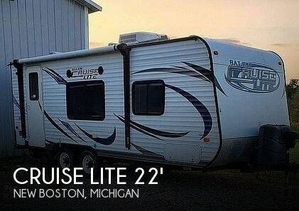 Used 2014 Forest River Cruise Lite 221RBXL available in New Boston, Michigan