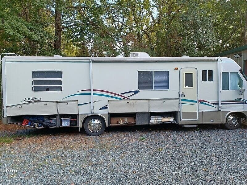 1999 Damon Daybreak 3130 RV for Sale in Powells Point, NC 27966