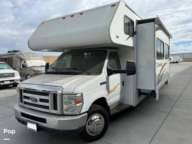 2010 Chalet 31CR by Winnebago from Pop RVs in Palm Springs, California
