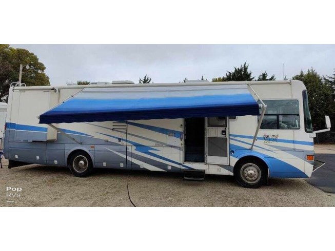 2002 National RV Tradewinds 370 LE - Used Diesel Pusher For Sale by Pop RVs in Sarasota, Florida