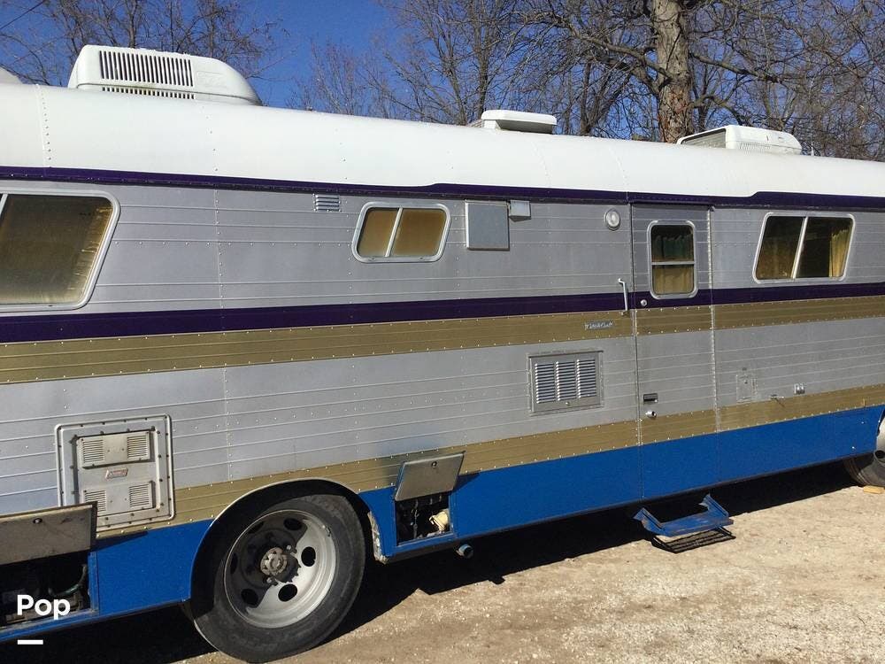 1971 Newell Coach 30 - Used Class A For Sale by Pop RVs in Springfield, Missouri features Air Conditioning