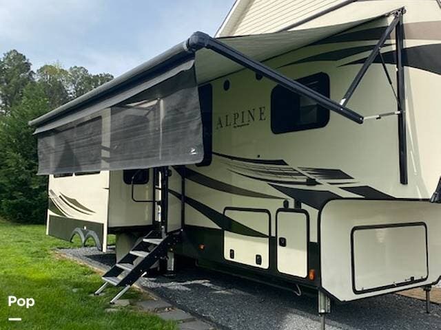 2020 Keystone Alpine 3400RS - Used Fifth Wheel For Sale by Pop RVs in Chester, Maryland