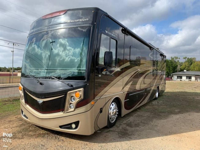2016 Fleetwood Excursion 35B - Used Diesel Pusher For Sale by Pop RVs in Sarasota, Florida