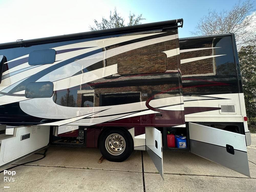 2018 Fleetwood Pace Arrow LXE 38N RV for Sale in Fulshear, TX 77441