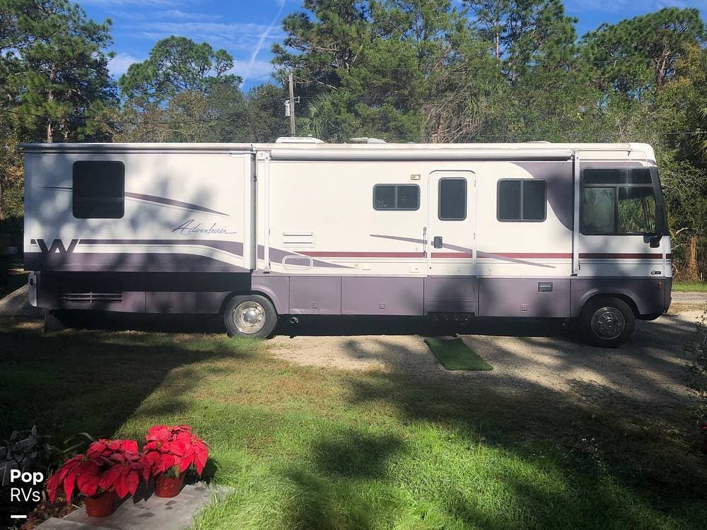 2002 Winnebago Adventurer 35U RV for Sale in Homosassa, FL 34448