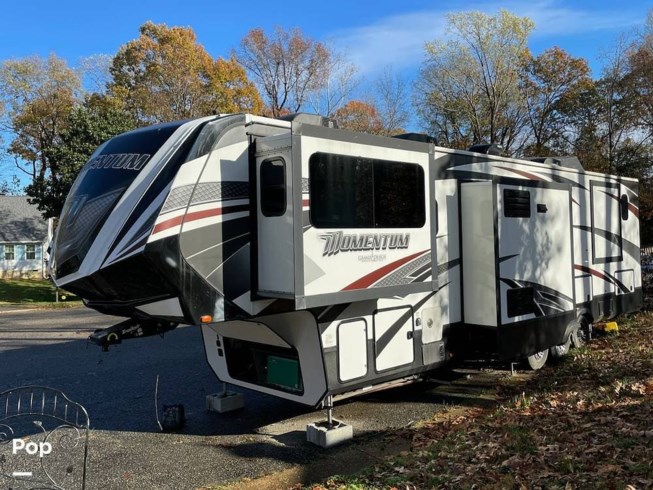 2017 Grand Design Momentum 376TH - Used Toy Hauler For Sale by Pop RVs in Williamsburg, Virginia