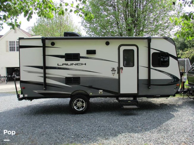 2018 Starcraft Launch OUTFITTER 17BH - Used Travel Trailer For Sale by Pop RVs in Delmar, Maryland