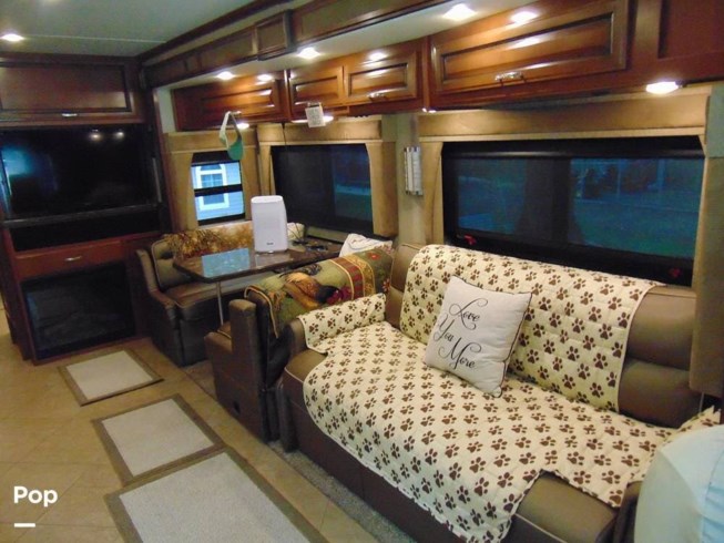 2015 Bounder 34T by Fleetwood from Pop RVs in Middleburg, Florida