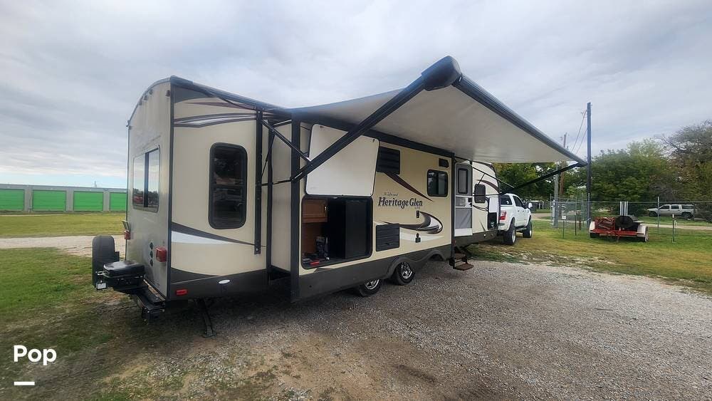 Used 2015 Forest River Heritage Glen 272RLIS available in Godley, Texas