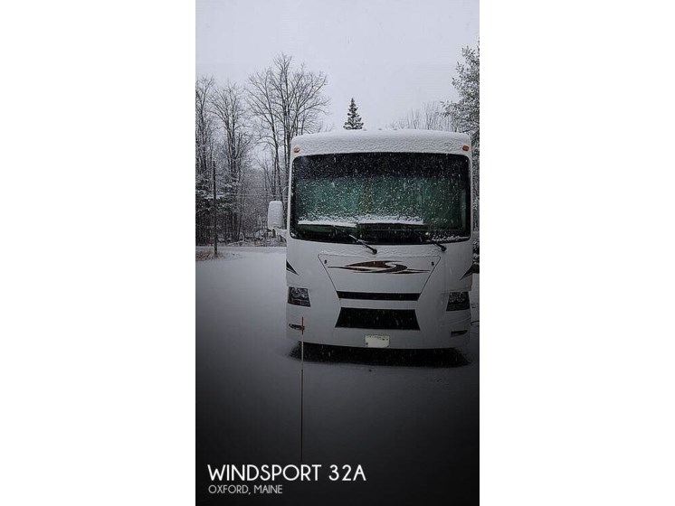 Used 2013 Thor Motor Coach Windsport 32A available in Oxford, Maine
